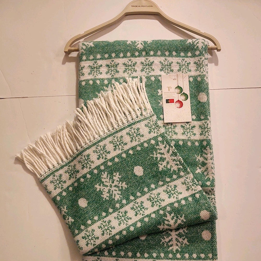 🎁Texteis Penedo Throw Blanket - Iced Green Snowflakes